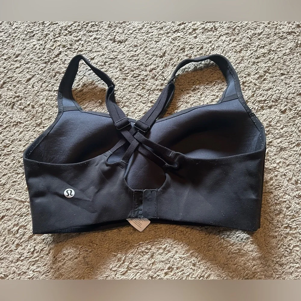 Lululemon Soft Padded Black Hook and Eye Sports Bra Adjustable Back Straps 32DD